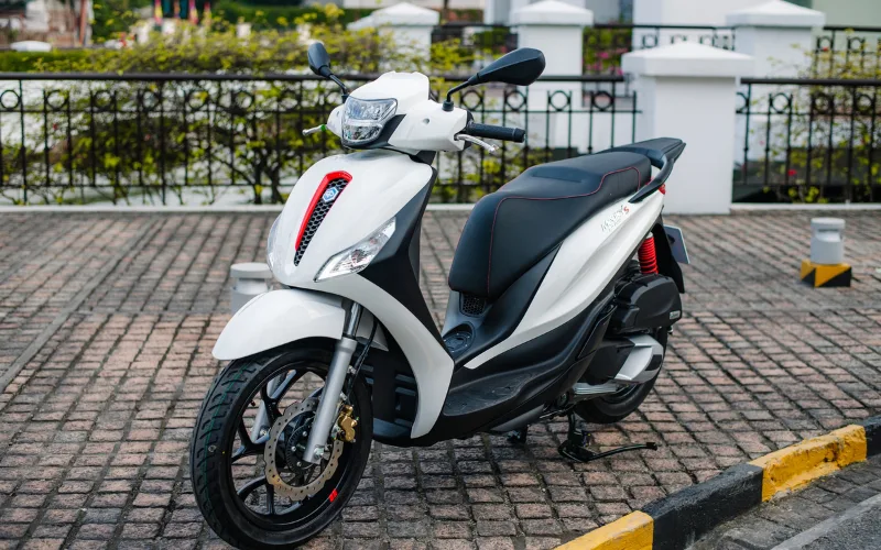 Mẫu xe Piaggio Medley phiên bản mới nhất trong năm nay không có nhiều sự khác biệt về hình thức so với kiểu dáng thiết kế đã được giới thiệu cách đây hai năm