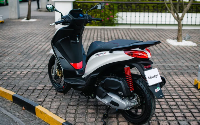 Đuôi xe uốn lượn bắt mắt