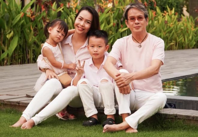 Gia đình nhỏ hạnh phúc của nhạc sĩ Đức Huy.
