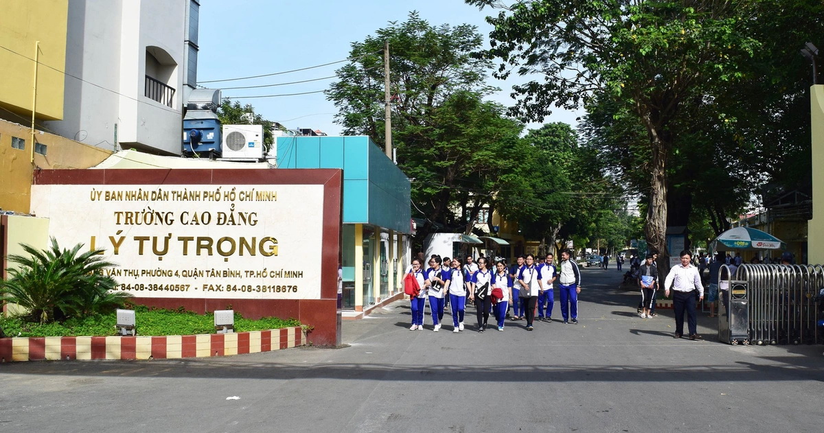 Sở GD-ĐT TP.HCM yêu cầu Trường CĐ Lý Tự Trọng hoàn trả 20,4 tỉ đồng cho hơn 2.000 người học - Ảnh 1.