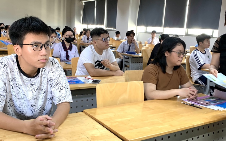 Trường ĐH Y khoa Phạm Ngọc Thạch tuyển 2.155 chỉ tiêu, không quy đổi chứng chỉ ngoại ngữ - Ảnh 4.