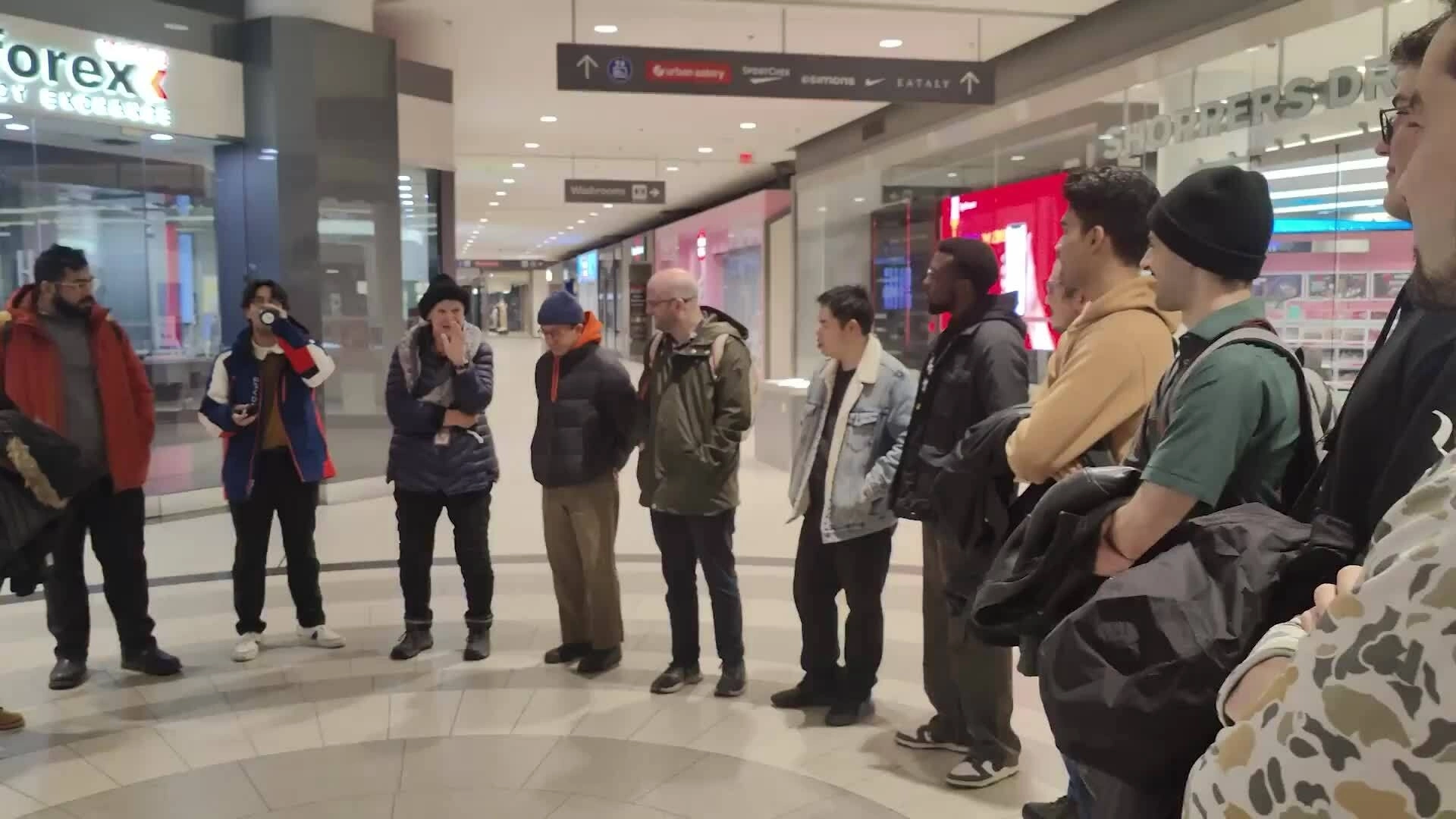 Thế giới ngầm vô hình ở Canada