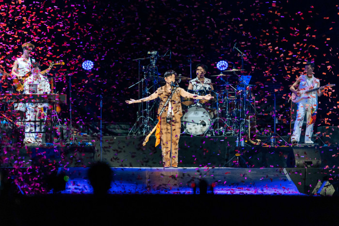 045jodx3lq1-ynm4ugscux2-ubfzuuy5qg3 Hình ảnh 'gây sốc' trong concert gần 10.000 khán giả của Hoàng Dũng Ảnh 3