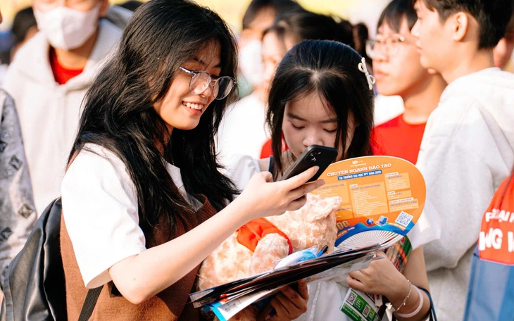 Khai mạc Ngày hội tư vấn tuyển sinh 2026 tại TP.HCM: Chọn đúng ngành là chọn đúng tương lai - Ảnh 2.