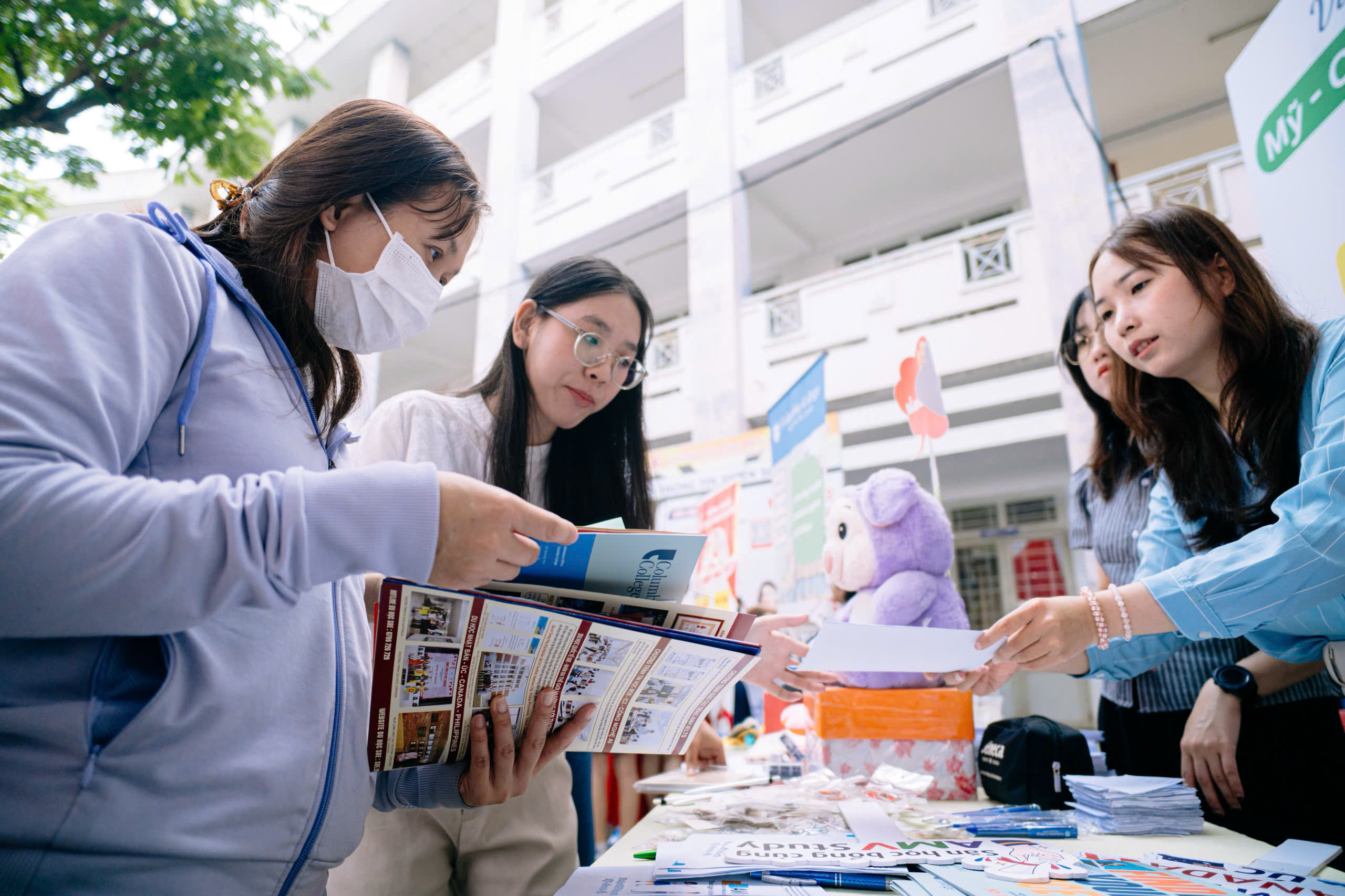 Ngày hội Tự tin vào lớp 10: Đặt nguyện vọng, chọn tổ hợp sao để không ‘tự loại mình’? - Ảnh 25. lớp 10 - Ảnh 25.