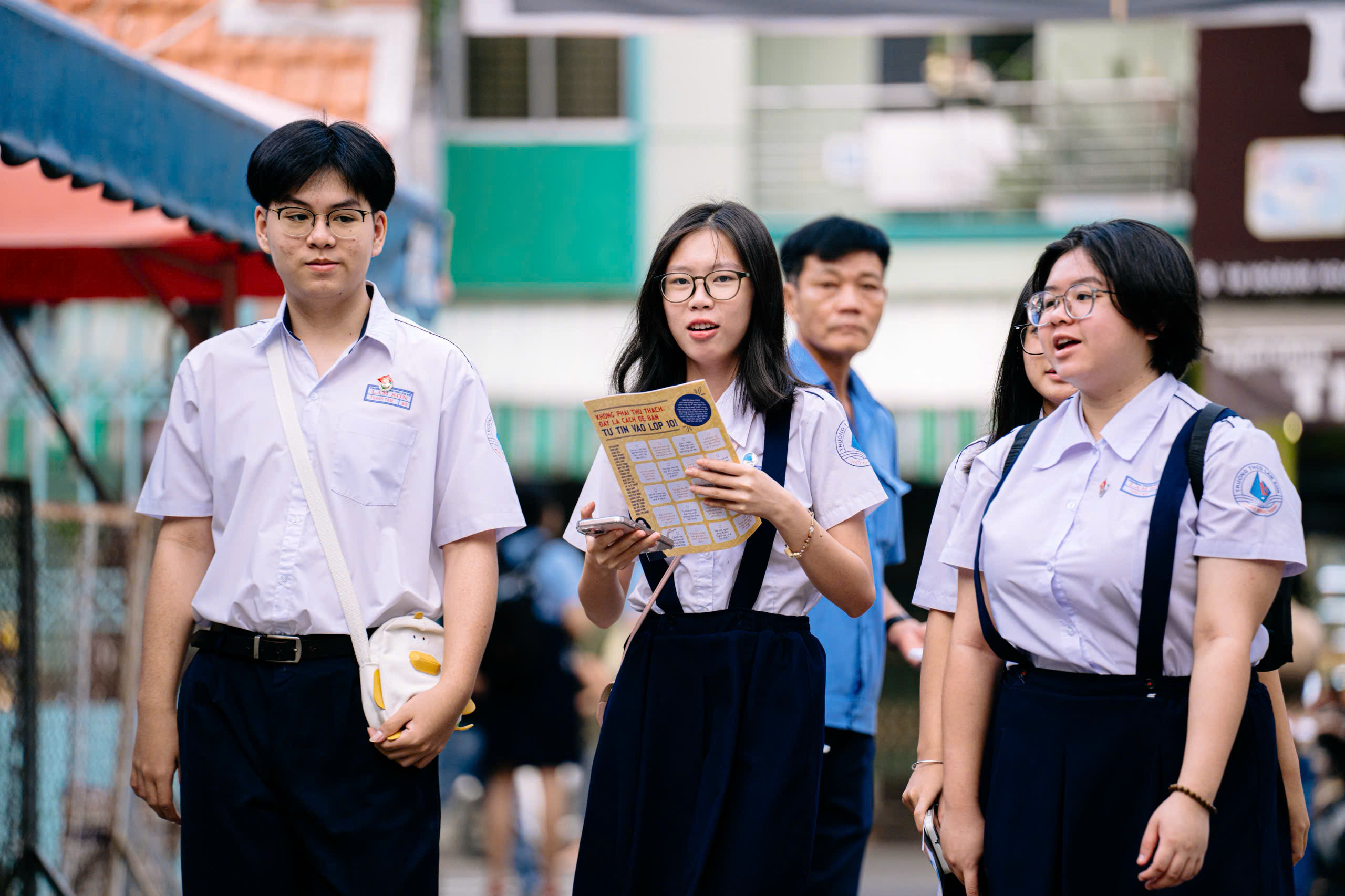 Sáng nay, Tuổi Trẻ tổ chức Ngày hội ‘Tự tin vào lớp 10’ tại THPT Marie Curie và THPT Hoàng Hoa Thám - Ảnh 2. lớp 10 - Ảnh 7.