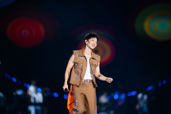 2c0837pfgf1-pt3cdx1t6t2-od07qphsun3 Hình ảnh 'gây sốc' trong concert gần 10.000 khán giả của Hoàng Dũng Ảnh 1