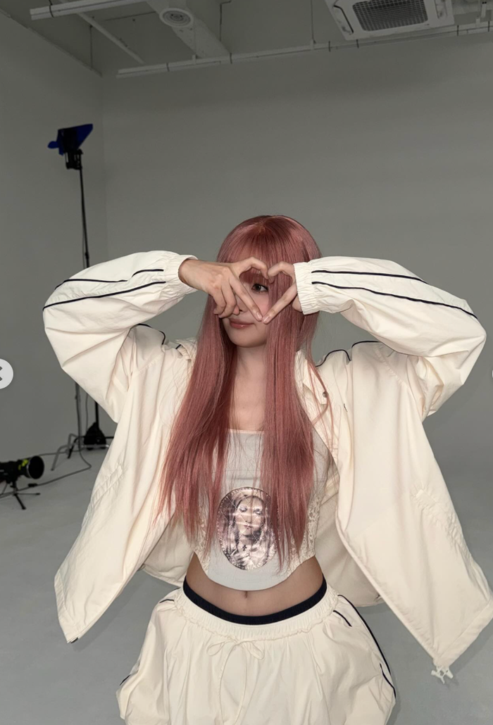 33nmbqktwv1-o7m5sfeig22-u1qe6inn263 Seulgi luôn được biết đến là nghệ sĩ đa năng khi vừa hoạt động cùng nhóm Red Velvet, vừa phát triển sự nghiệp solo.