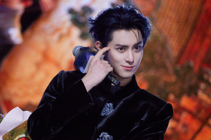 5u4otu4tl81-5tgt83y1hp2-aa23nkuiht3 Vương Hạc Đệ mở rộng hoạt động sang âm nhạc