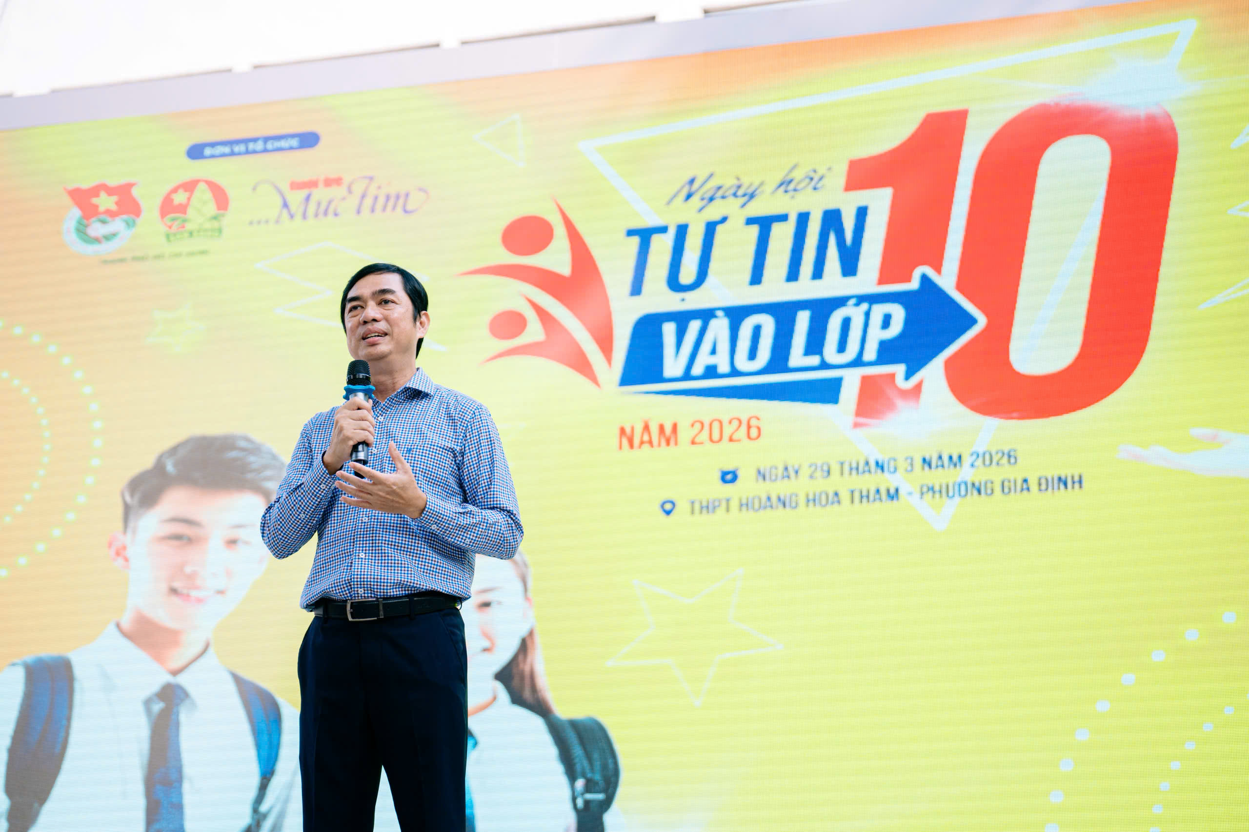 Học sinh TP.HCM 'trẩy hội' Tự tin vào lớp 10: Vừa hỏi tuyển sinh, vừa khám phá bản thân - Ảnh 16. Học sinh TP.HCM 'trẩy hội' Tự tin vào lớp 10: Vừa hỏi tuyển sinh, vừa khám phá bản thân - Ảnh 17.