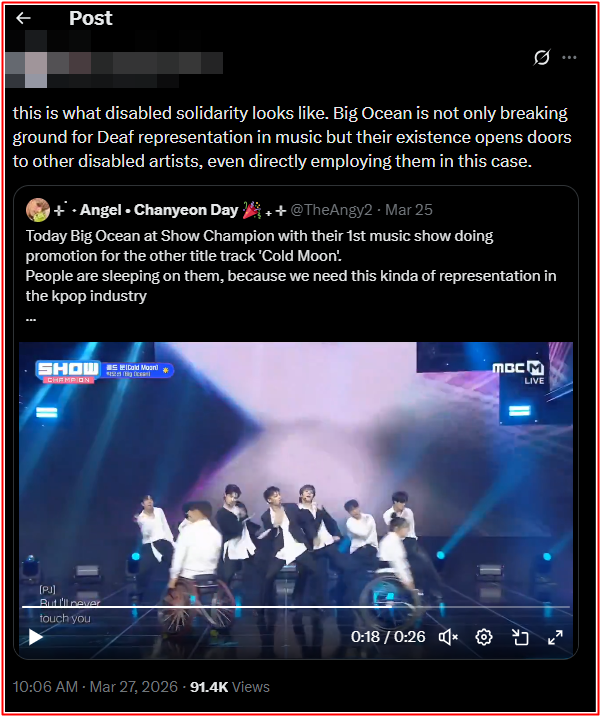 8adcam4cgv1-wo0ifalpef2-bilacaifpl3 Nhóm nhạc Kpop gây sốt khi đưa vũ công ngồi xe lăn lên sân khấu Ảnh 4