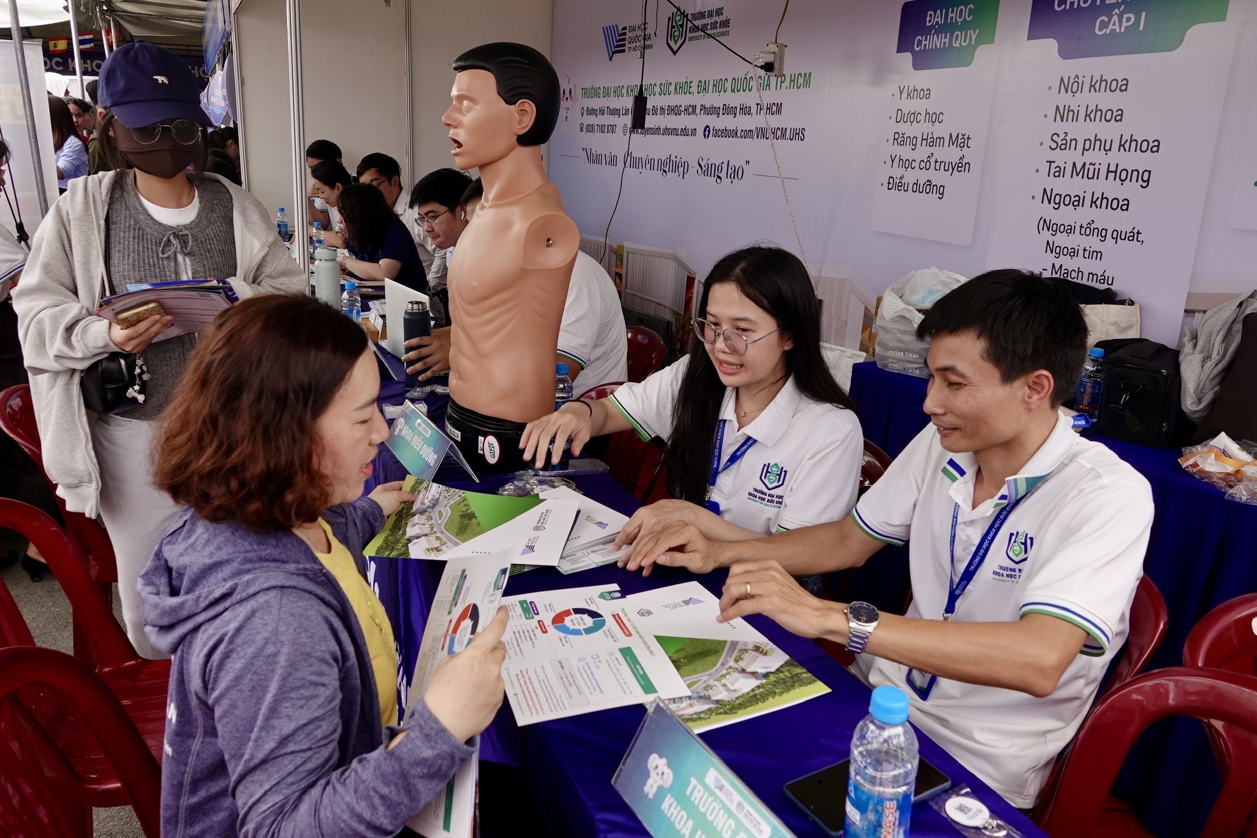 Ngày hội tư vấn tuyển sinh 2026 tại TP.HCM: Chọn đúng ngành là chọn đúng tương lai - Ảnh 8.