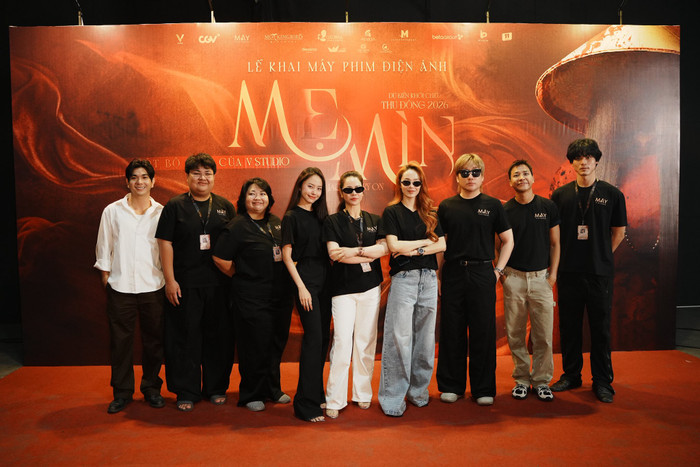 ade0bfbm8x1-p88oatfzex2-3xpyeq00dh3 Dàn diễn viên thực lực gồm Minh Hằng, Nhật Kim Anh và các đồng nghiệp trong ngày khởi động dự án. - Ảnh: Meow Entertainment