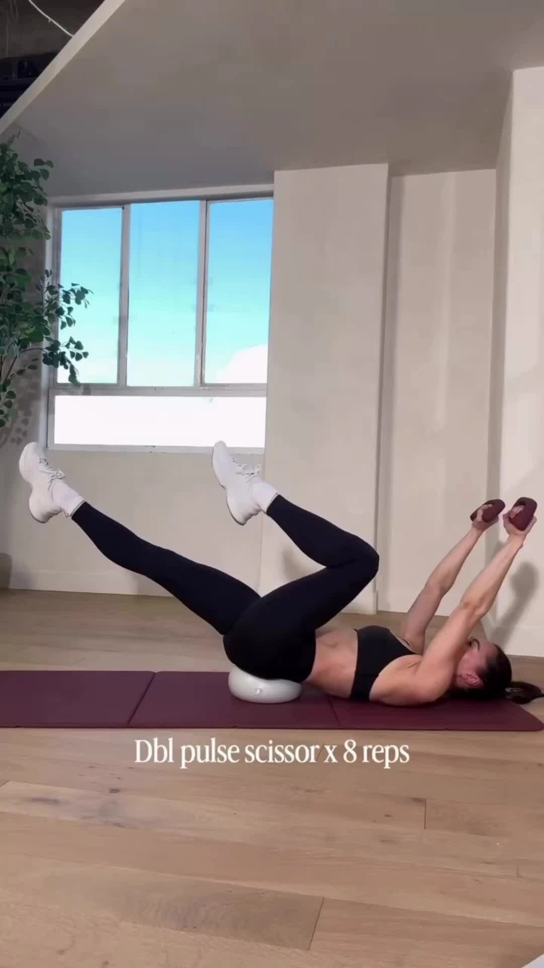 Bài tập giúp Kate Hudson xây dựng cơ bụng săn chắc ở tuổi 46