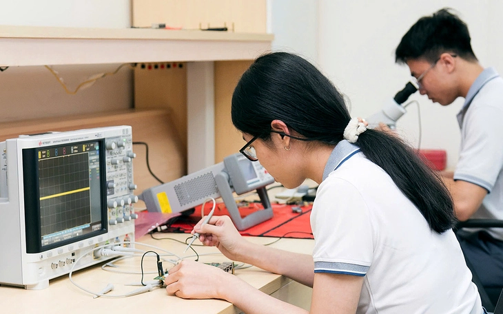 PGS.TS Hoàng Trang và giấc mơ bán dẫn Việt - Ảnh 3.