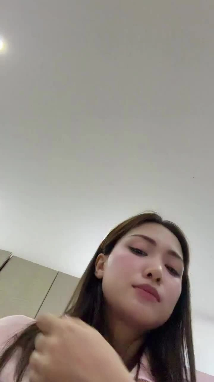 Bé Bo nhà Hòa Minzy mong mẹ sớm làm đám cưới