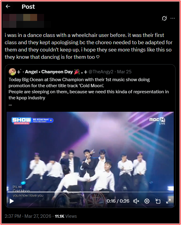 bpi9j8m7z51-fsjx64igzc2-e8yheif3jp3 Nhóm nhạc Kpop gây sốt khi đưa vũ công ngồi xe lăn lên sân khấu Ảnh 3