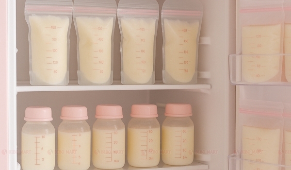 Sữa mẹ để ngăn mát cho bé sử dụng
