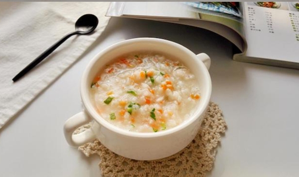 Cháo tôm cà rốt cho bé ăn dặm