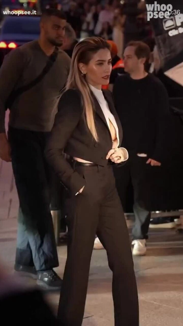 Con gái Michael Jackson tỏa sáng ở Tuần lễ thời trang Paris