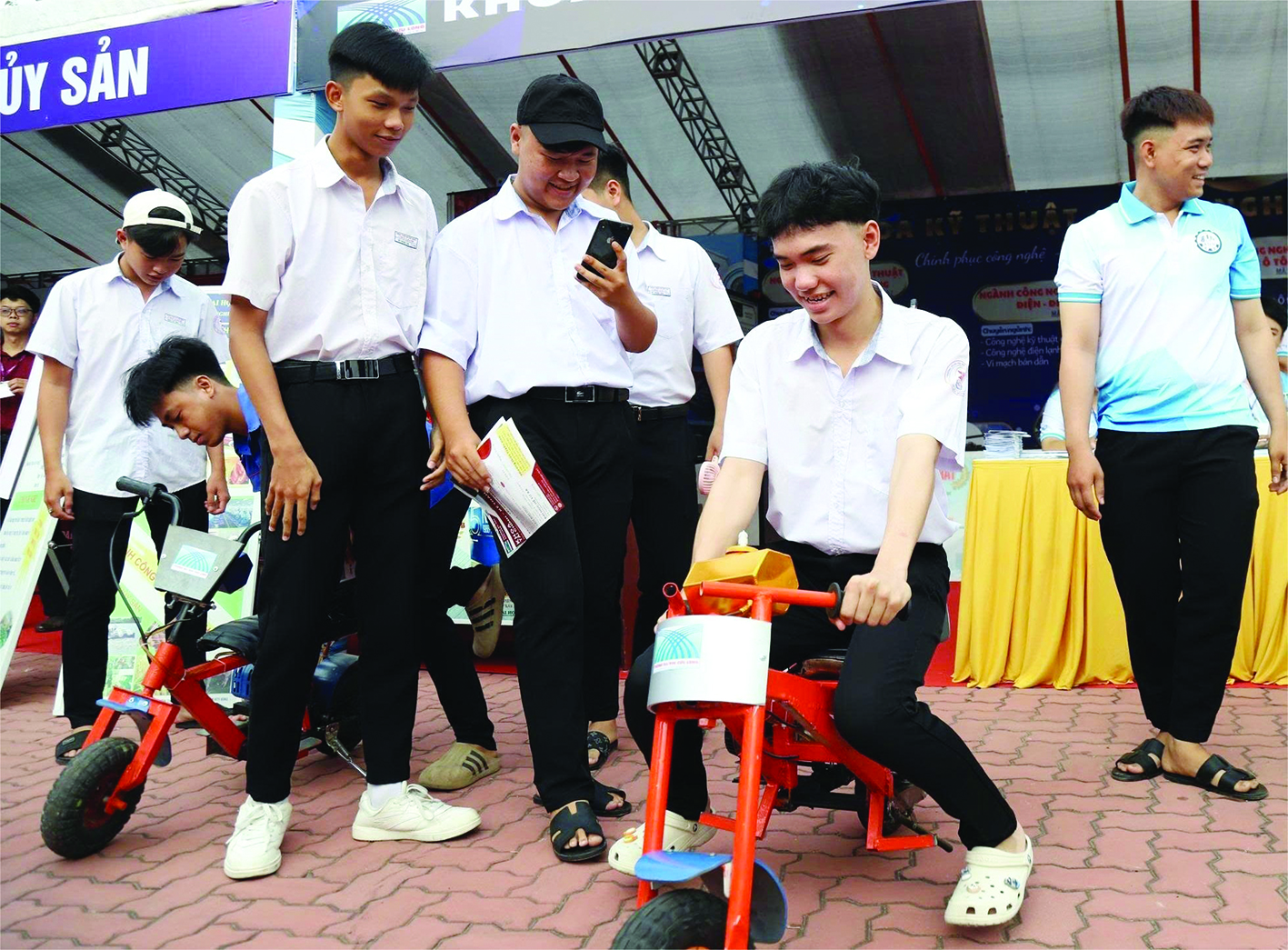 đại học cửu long - Ảnh 2.