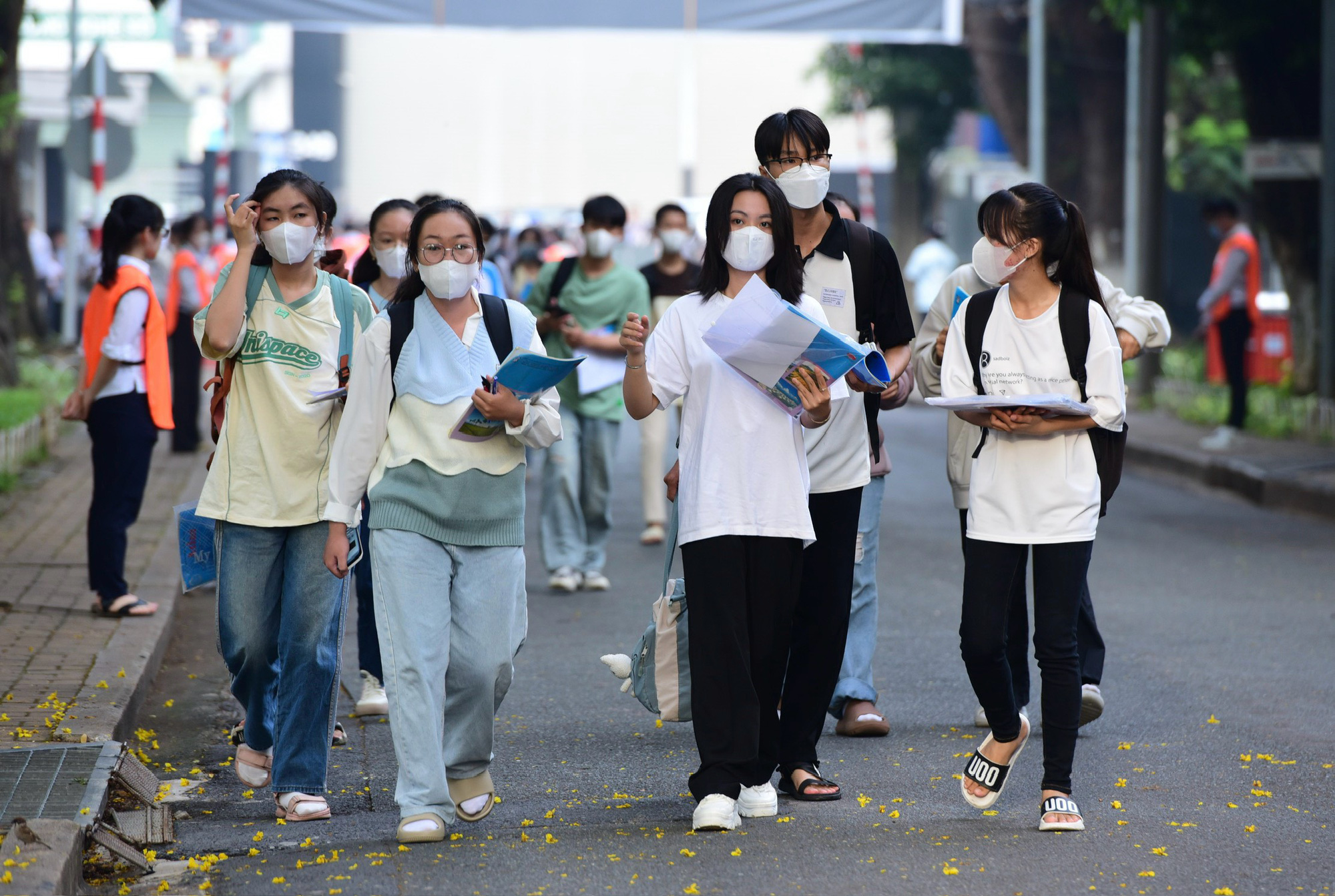 9 năm tăng liên tiếp, kỳ thi đánh giá năng lực Đại học Quốc gia TP.HCM lớn tới mức nào? - Ảnh 1.