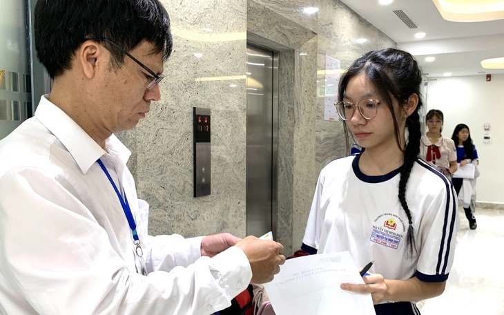 dgnl-17656979643391592191099-91-41-976-1457-crop-1765701089570109837959 Kỳ thi đánh giá năng lực ĐH Quốc gia TP.HCM 2026 và 2025 khác biệt ra sao, cần lưu ý gì? - Ảnh 2.