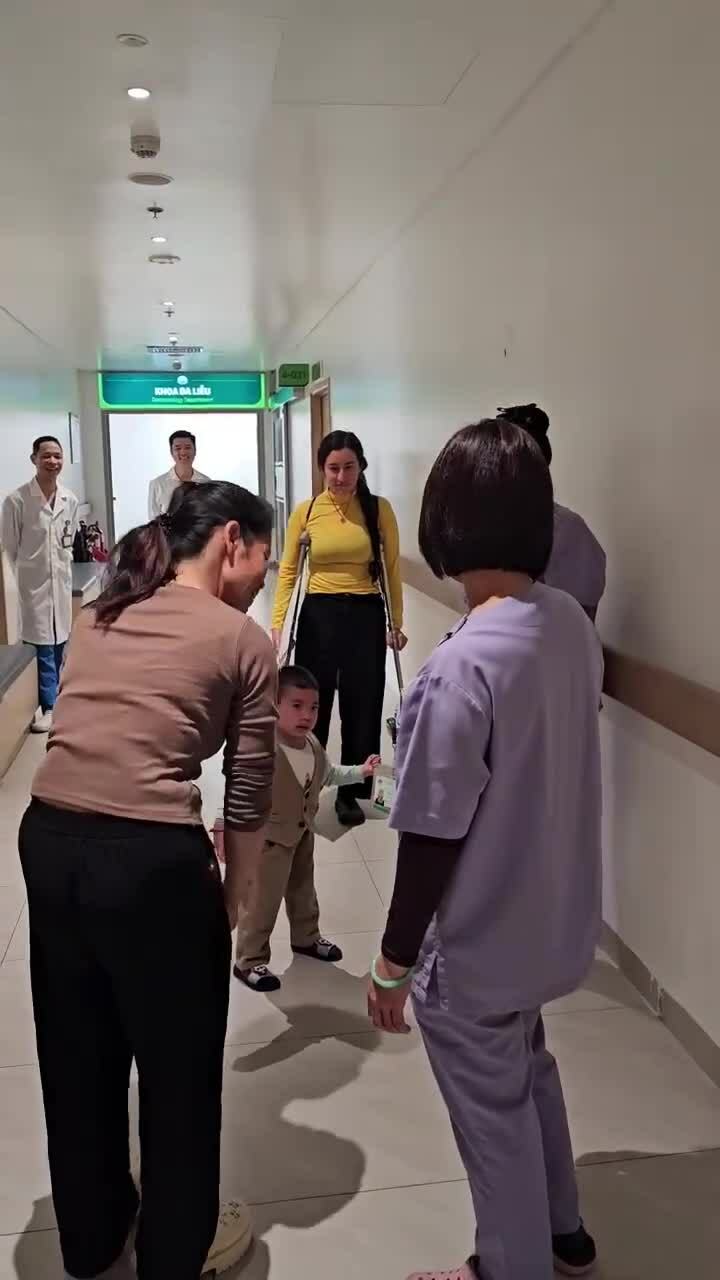 Em bé thực vật 'hồi sinh' sau ba tháng