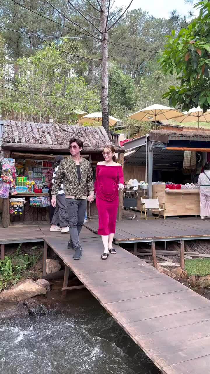 Hồ Việt Trung sắp có con với Saka Trương Tuyền