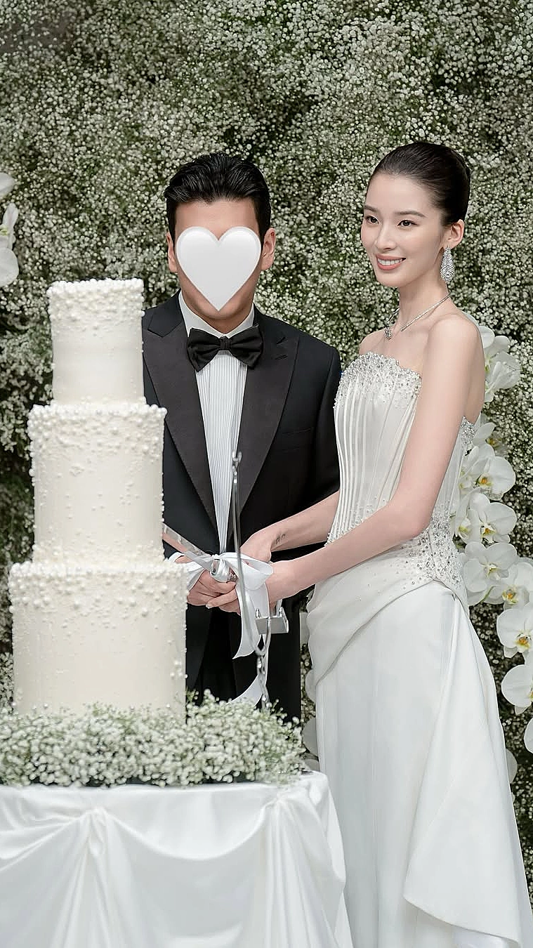 Hôn lễ ngập sắc hoa của Irene Kim