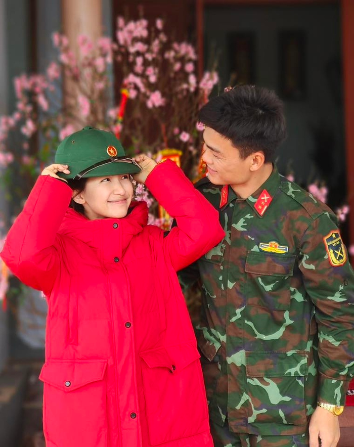 hoxgj71xn71-erbc2go7y72-cadwopj7x23 Nhiều khán giả đã gửi những lời chúc mừng đến tin vui liên tiếp của Hòa Minzy.