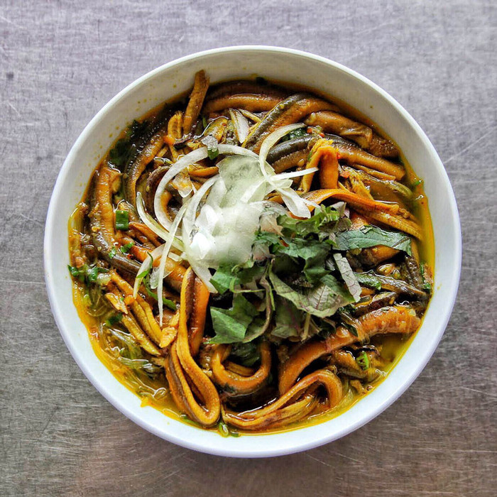 hwklcabz9c1-9eo4qzd9l62-8lgqudtuj23 Ở xứ Nghệ quê Hồ Văn Cường có những món ăn khiến người lần đầu 'chạy mất dép', người địa phương lại mê tít Ảnh 5