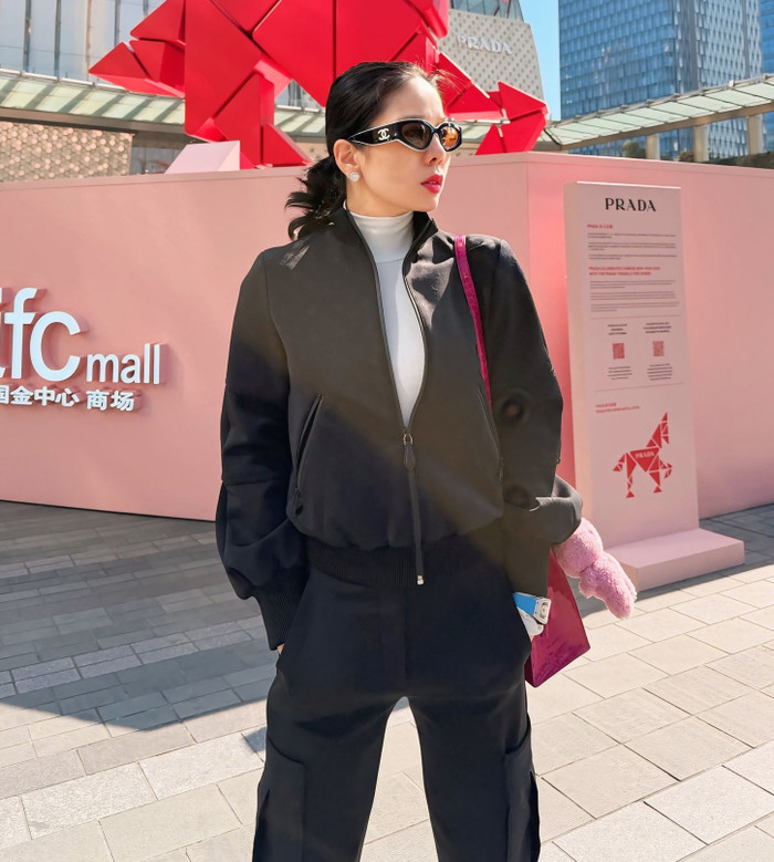 ilg6pcq9k31-t9j189827n2-gaohl1iue23 Lệ Quyên khoe thần thái sang chảnh. Ảnh: FBNV