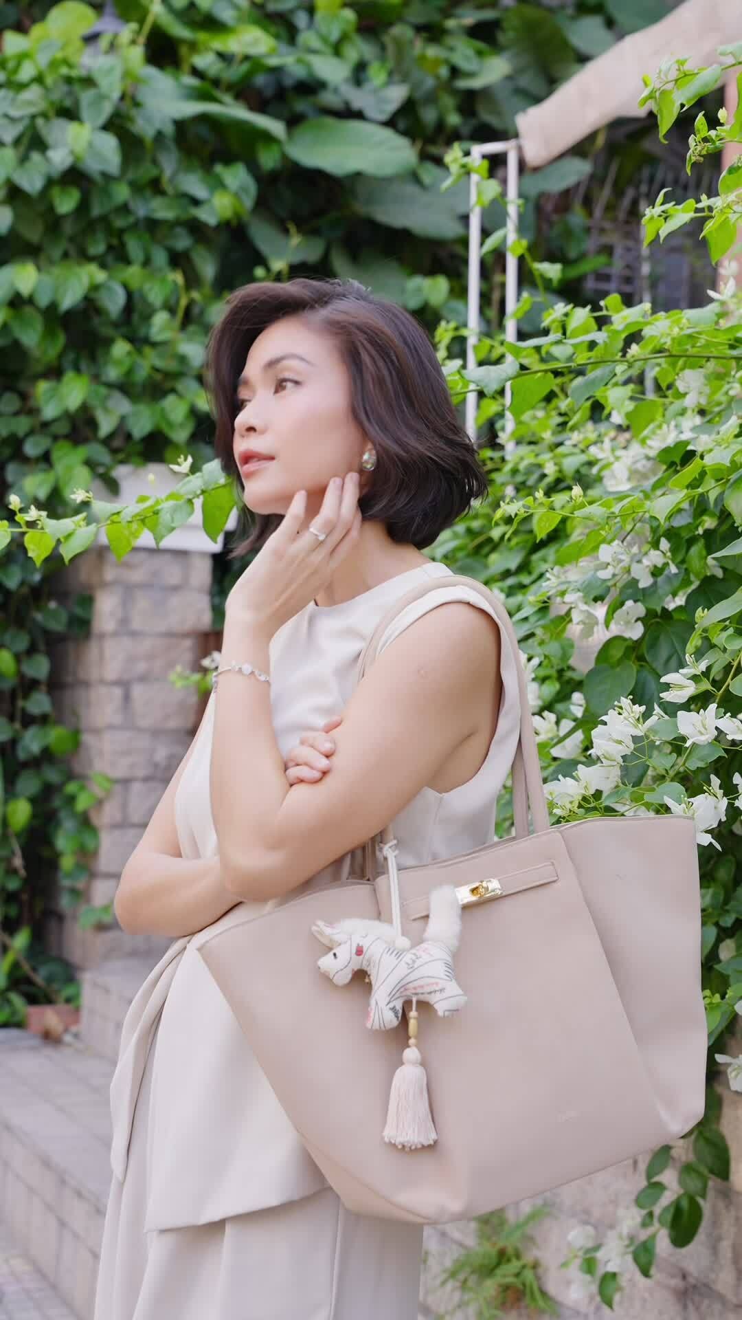 Khám túi sao: Mâu Thủy luôn mang bùa bình an bên người