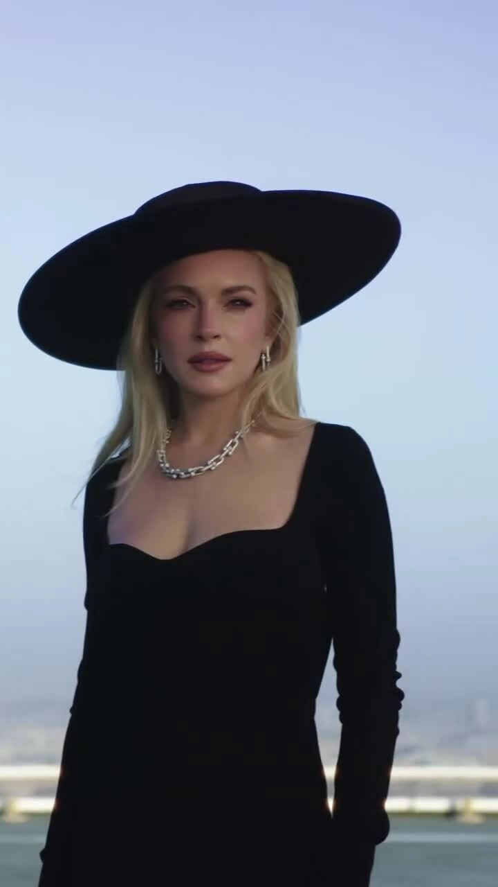 Lindsay Lohan cùng chồng con rời Dubai giữa căng thẳng Trung Đông