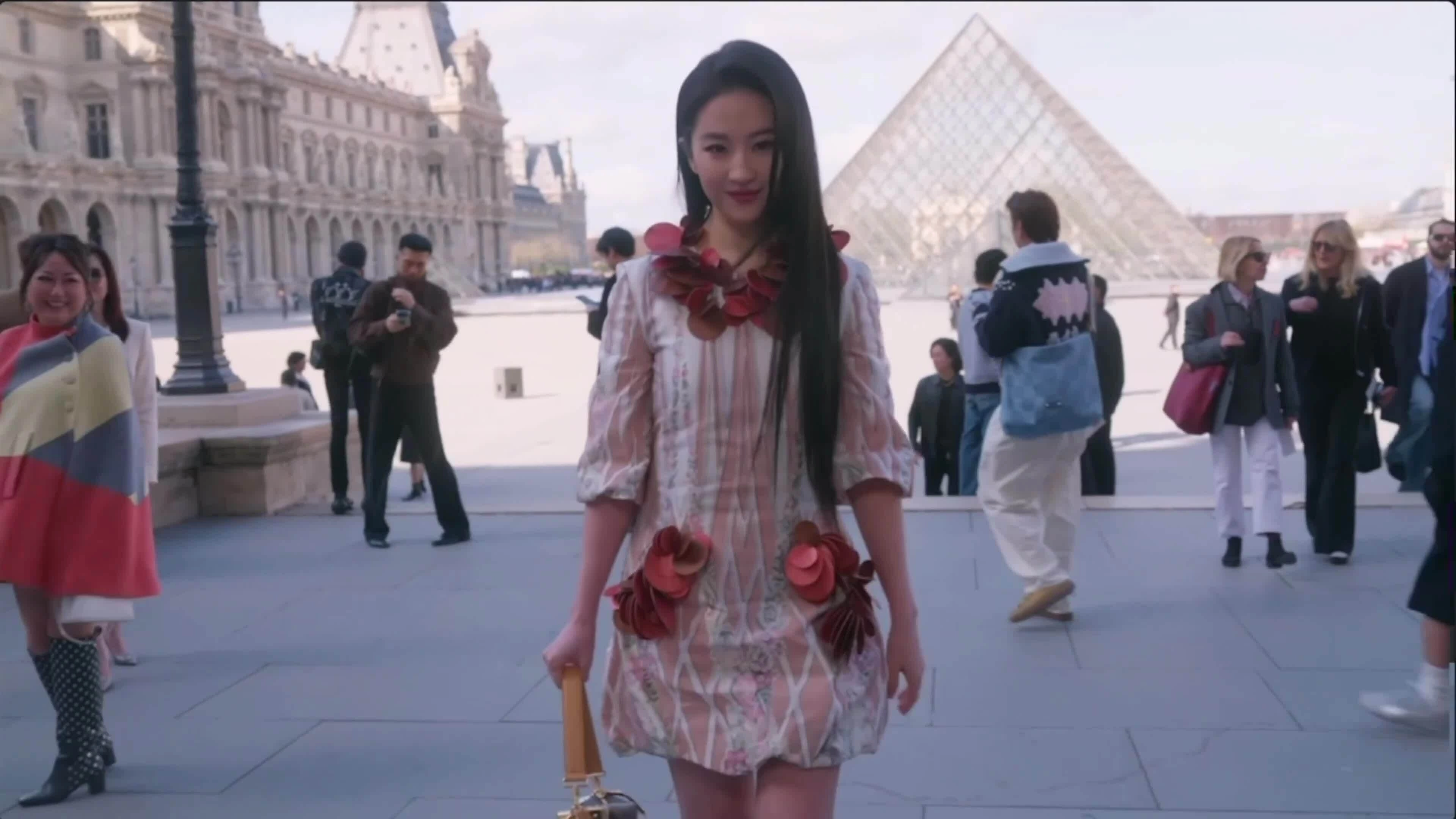 Lưu Diệc Phi tại Tuần thời trang Paris 2026