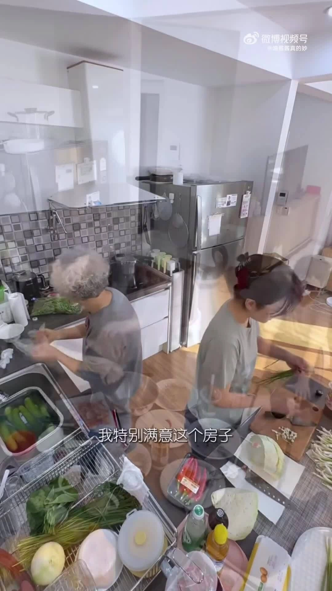 Mẹ con Chae Rim dọn sang nhà mới