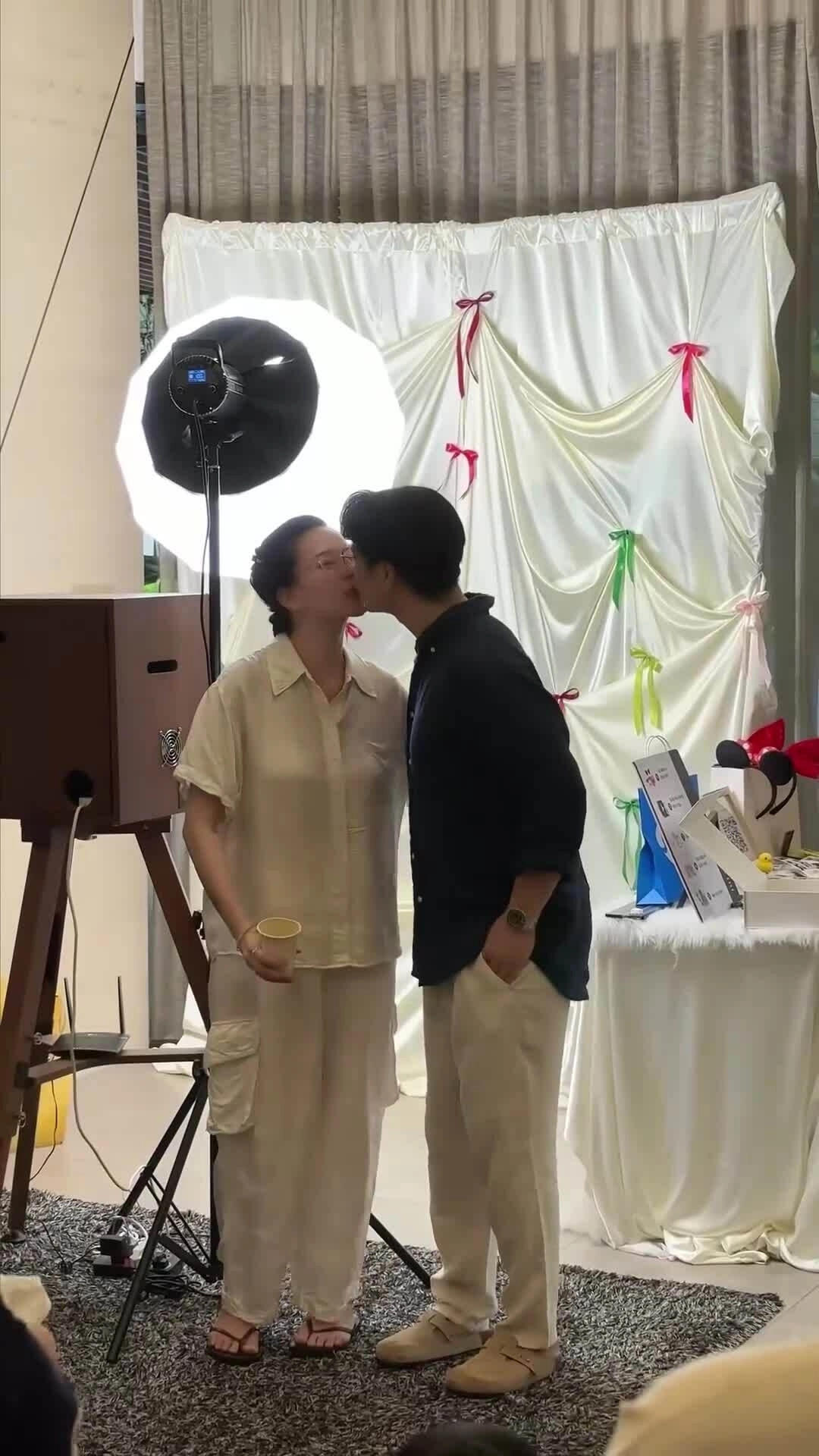 Ngô Thanh Vân diện phong cách phóng khoáng