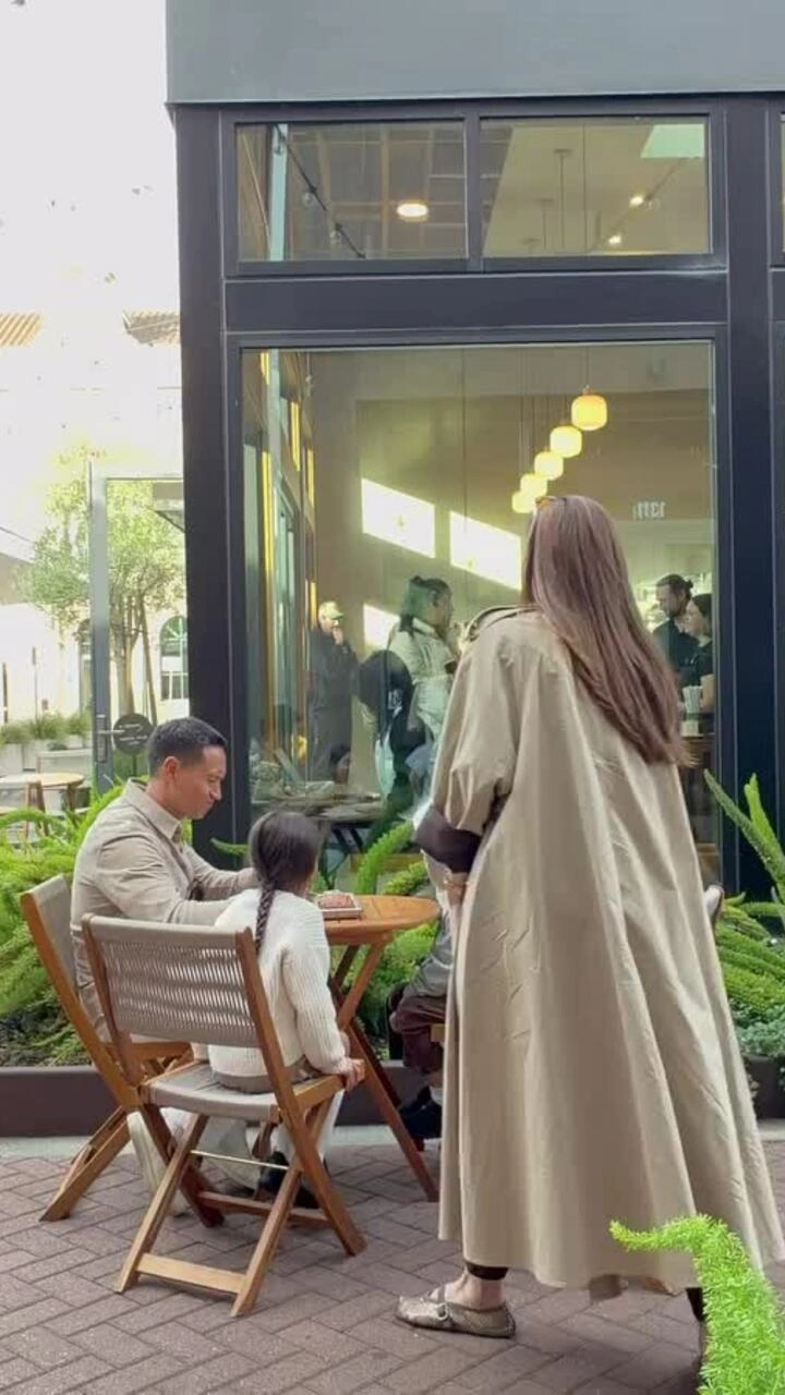 Nhà Hồ Ngọc Hà - Kim Lý tung tăng bên Cầu Cổng Vàng ở Mỹ