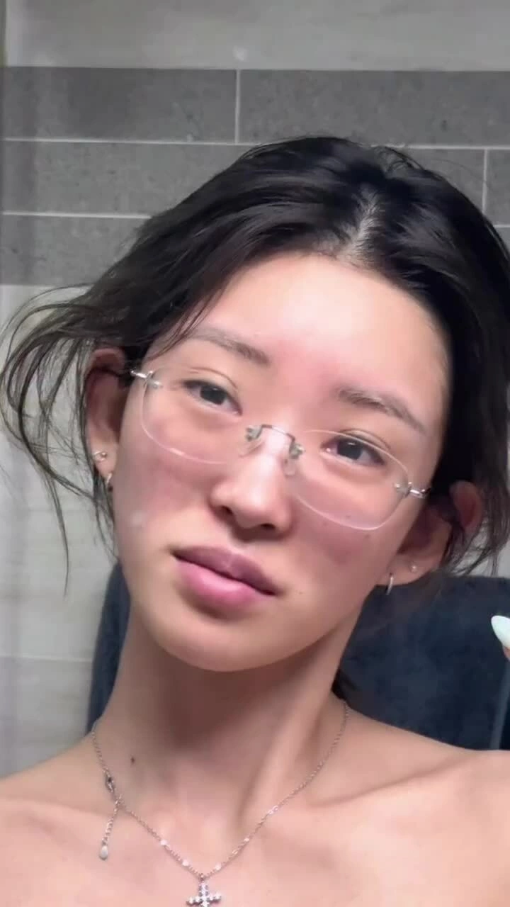 Nhan sắc khó nhận ra khi thiếu son phấn của con gái Choi Jin Sil