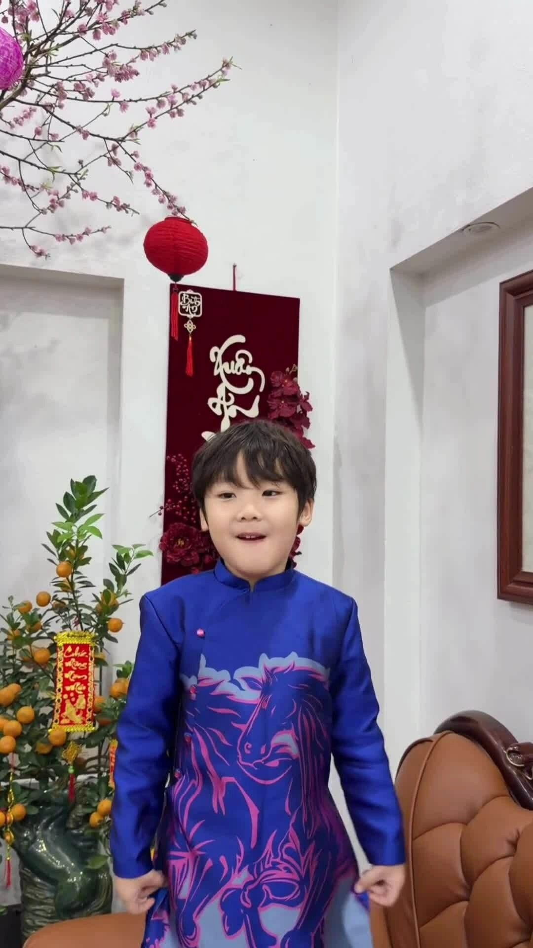 Những lần gây sốt vì đáng yêu của con trai Hòa Minzy