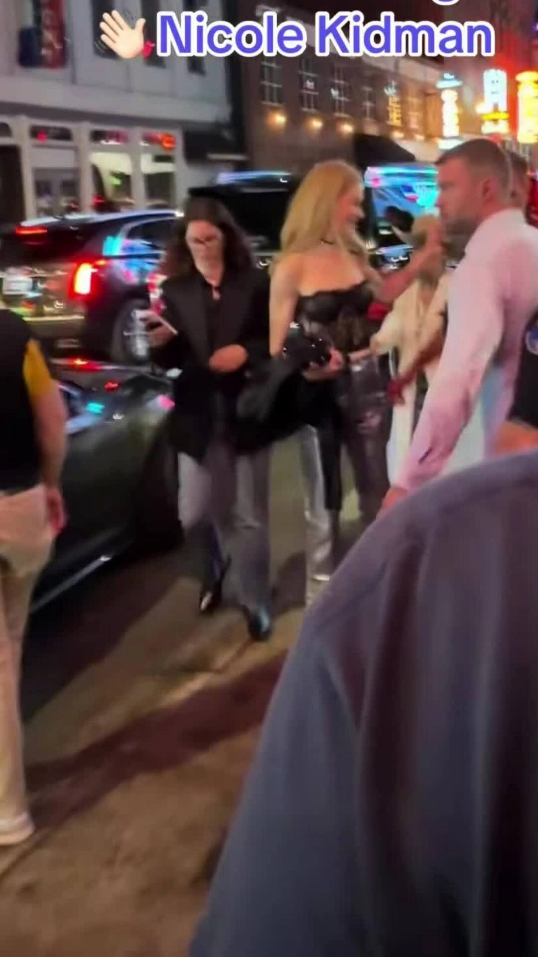 Nicole Kidman 'lột xác ngoạn mục' khi dự tiệc sinh nhật bạn thân