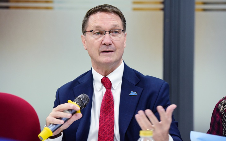 Phụ huynh TP.HCM bỏ 64 triệu đồng 'giữ chỗ' cho con để 'chống trượt' trường công - Ảnh 4.