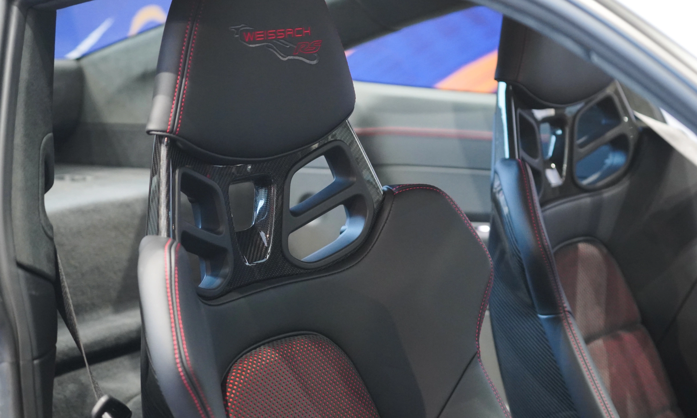 porsche-911-gt3-rs-weissach-vnexpress4-jpg-1774573416-1774577620