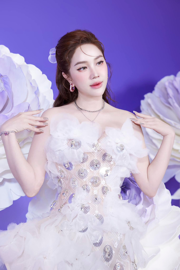 sip5097yhy1-dg79r2adpu2-sf9d1suchi3 Quyết định từ bỏ gây tiếc nuối của Bảo Thy Ảnh 1