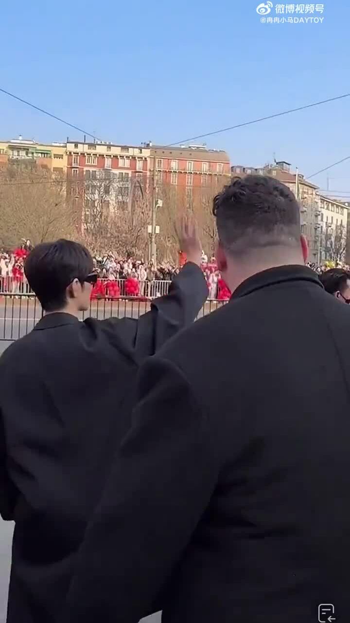 Tiêu Chiến dự Tuần lễ Thời trang Milan