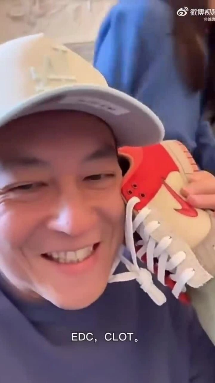 Trần Quán Hy và con gái tự quay quảng cáo