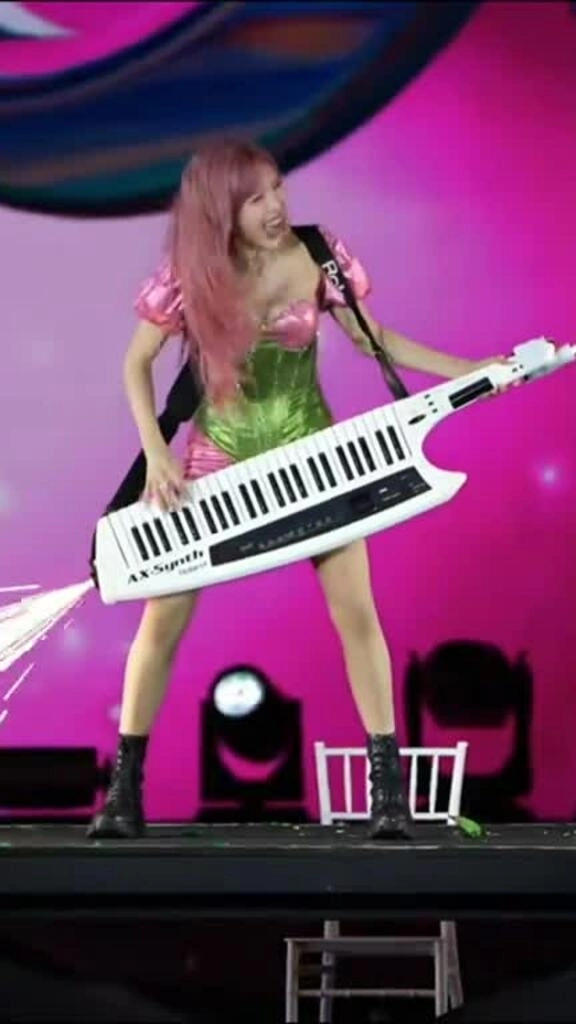 Trang Pháp tham gia Tỷ tỷ đạp gió 2026 tại Trung Quốc