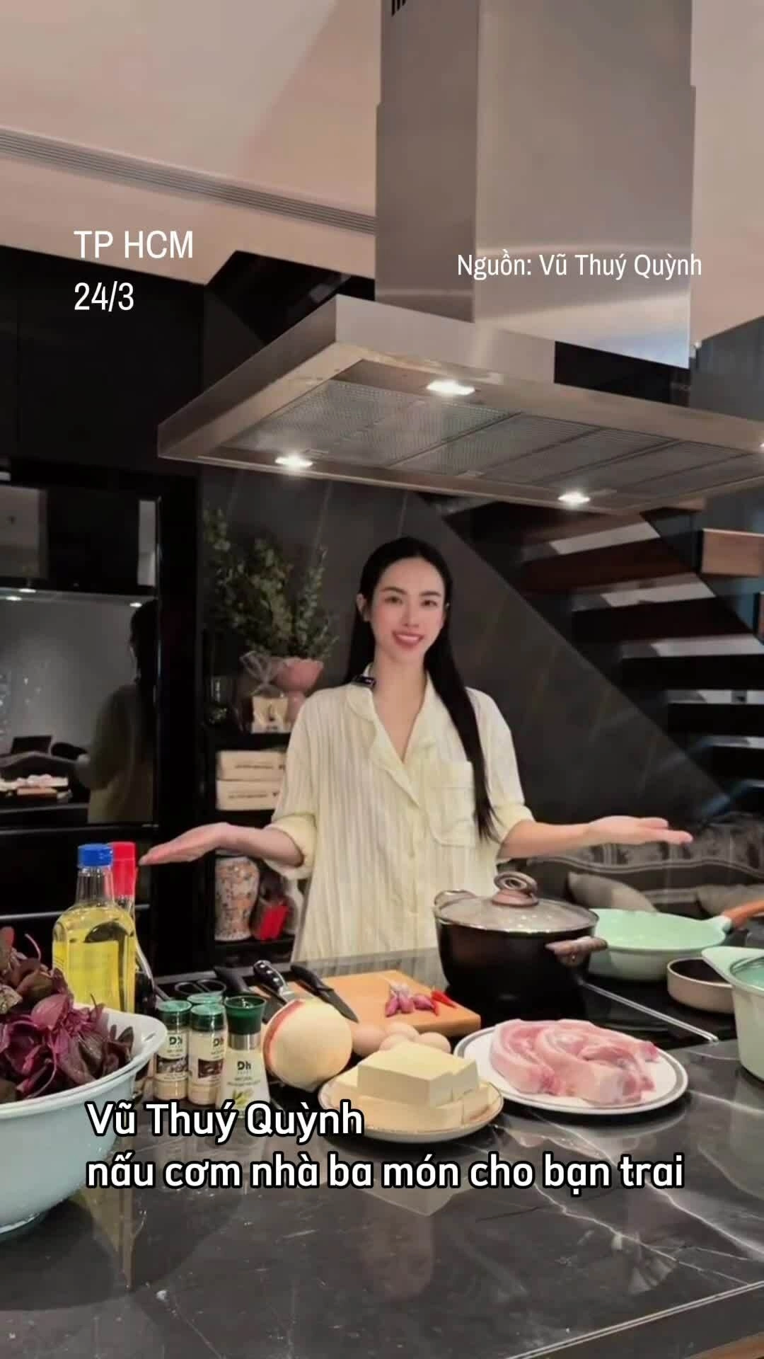 Vũ Thúy Quỳnh nấu cơm nhà 3 món cho bạn trai