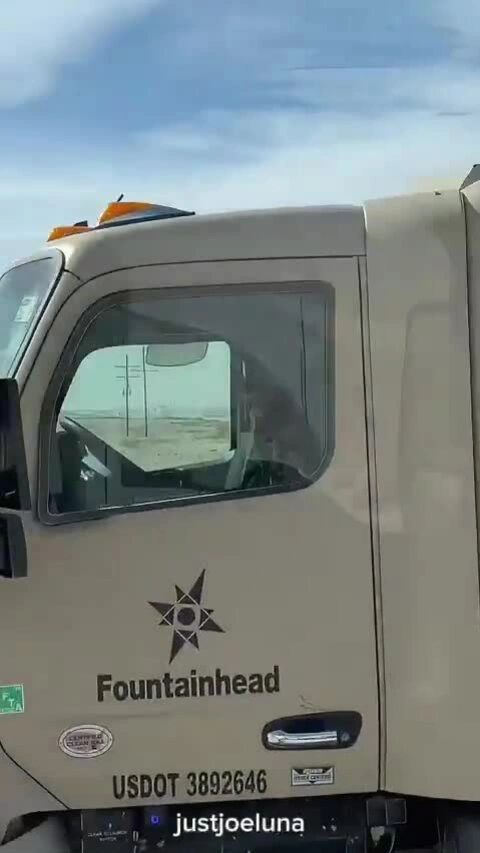 Xe đầu kéo không cần tài xế